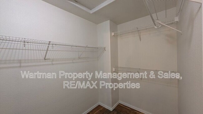 Building Photo - 5120 Finadene Ct
