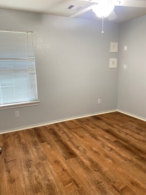 Building Photo - 1426 Joy Oaks Ln