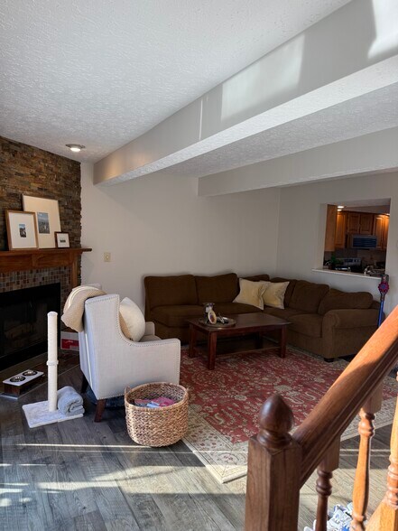 Building Photo - 6941 Dublin Village Dr