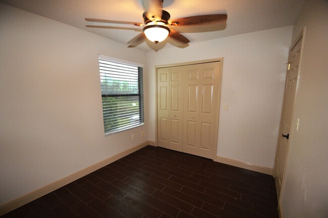Building Photo - Remodeled One-Story Townhome EXCELLENT Location