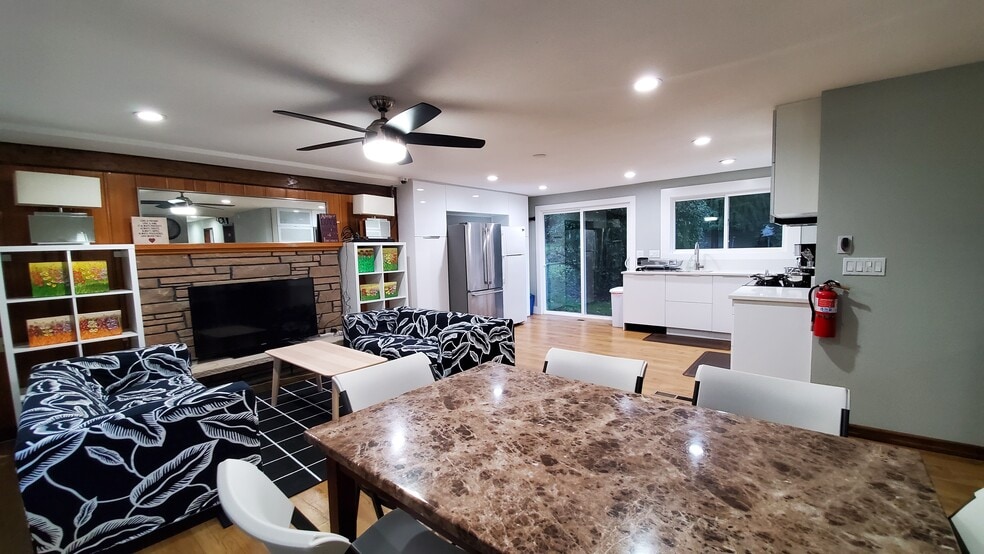 Building Photo - 1803 N 200th St