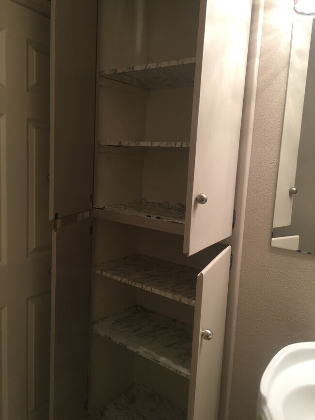 Building Photo - 2376 Forbes Ave