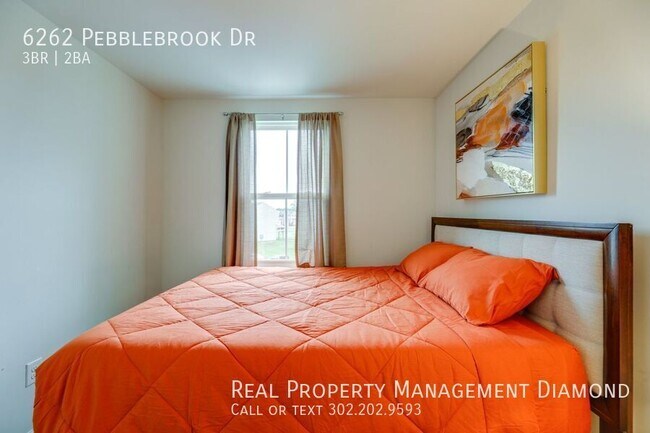 Building Photo - 6262 Pebblebrook Dr