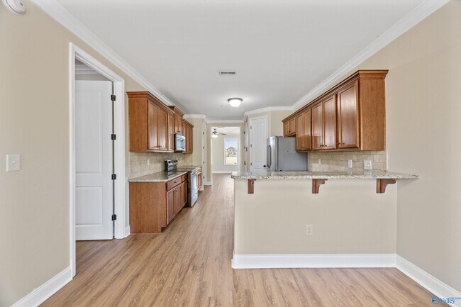 Building Photo - 120 Park Square Ln