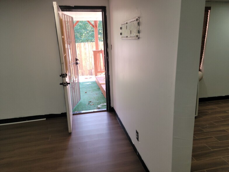 Building Photo - 5898 Manchester Ln