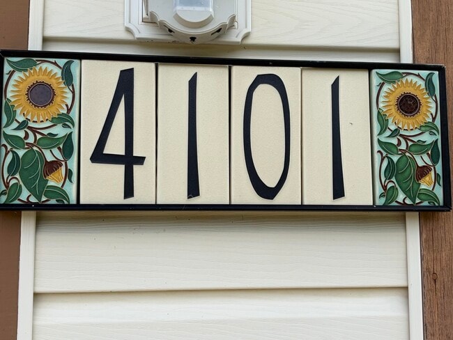 Building Photo - 4101 Rolling Meadow Ln