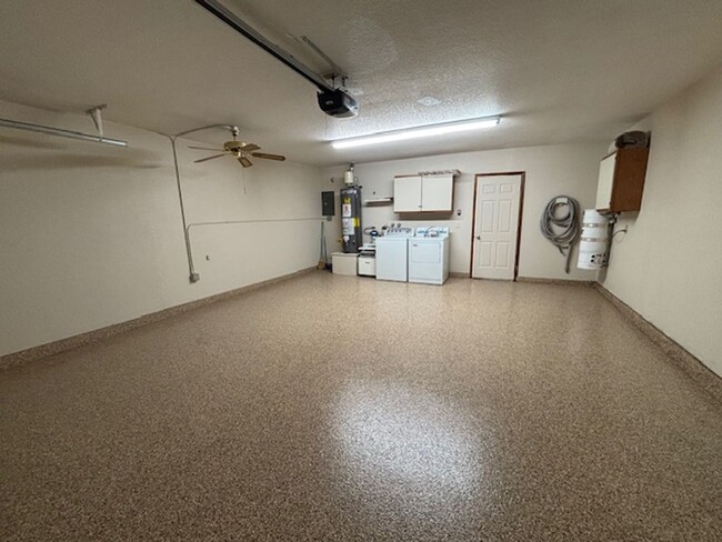 Building Photo - 2 Bedroom - 2 Bath Condo
