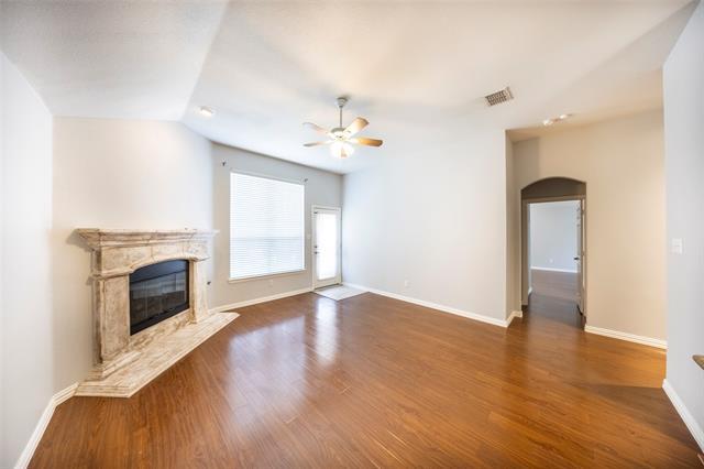 Building Photo - 2709 Lake Ridge Dr