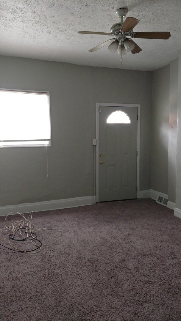 Building Photo - 218 Joliet Way