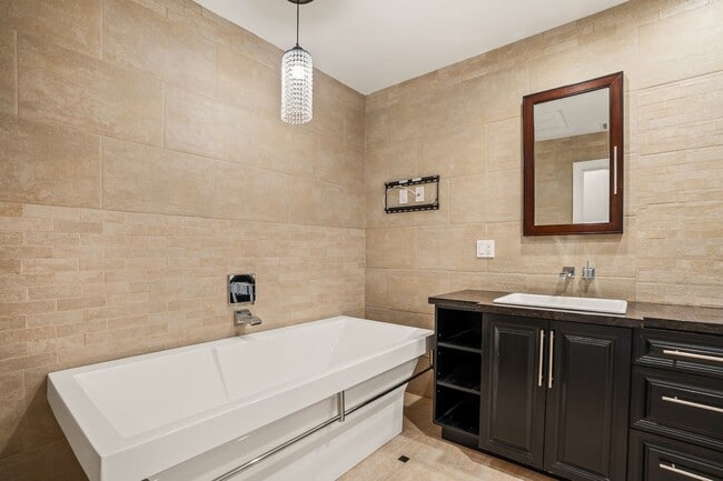 Building Photo - 4215 Roosevelt St