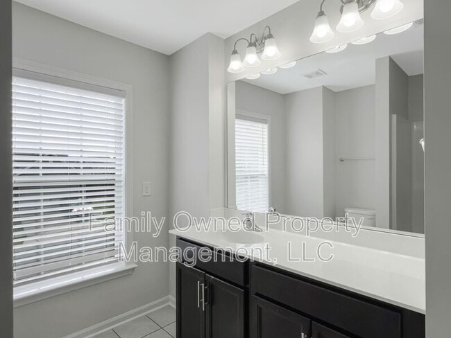 Building Photo - 603 Pendleton Dr