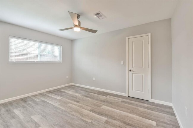 Building Photo - 3215 Rockyridge Dr