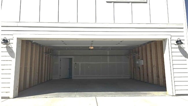 Building Photo - 4 bedroom, 3 bath home in Josephine Crossing