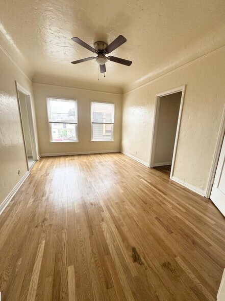 Building Photo - 1154 Normandie Ave