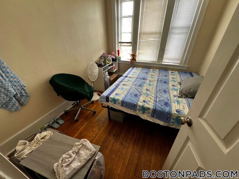 Building Photo - 881 Huntington Ave