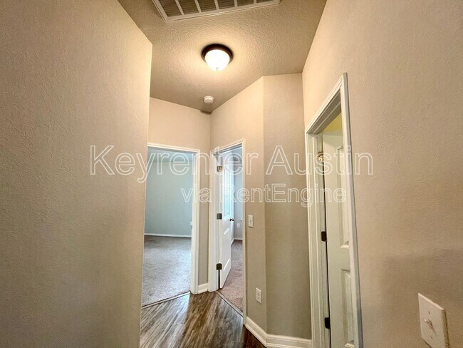 Building Photo - 347 Noddy Rd