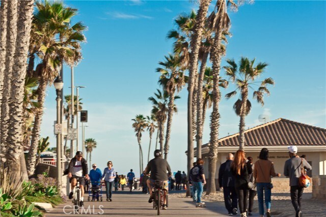 Building Photo - 206 Chicago Ave