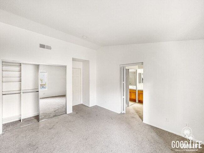 Building Photo - Modern Living with Clean Amenities