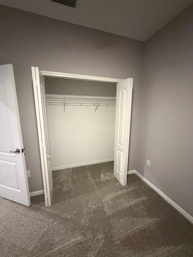 Building Photo - 11815 Bluebird Pl