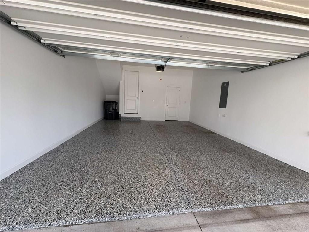 Building Photo - 1104 Thomas St