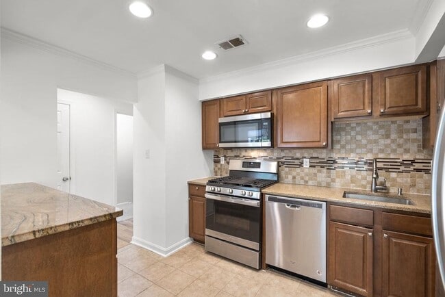 Building Photo - 2407 Alsop Ct