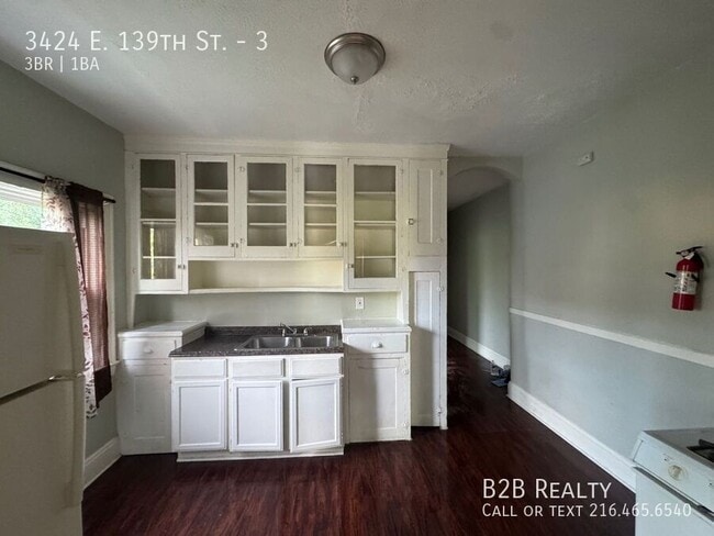 Building Photo - 3424 E 139th St