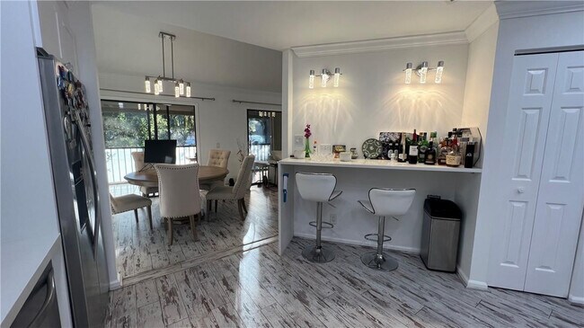 Building Photo - 5580 Coach House Cir