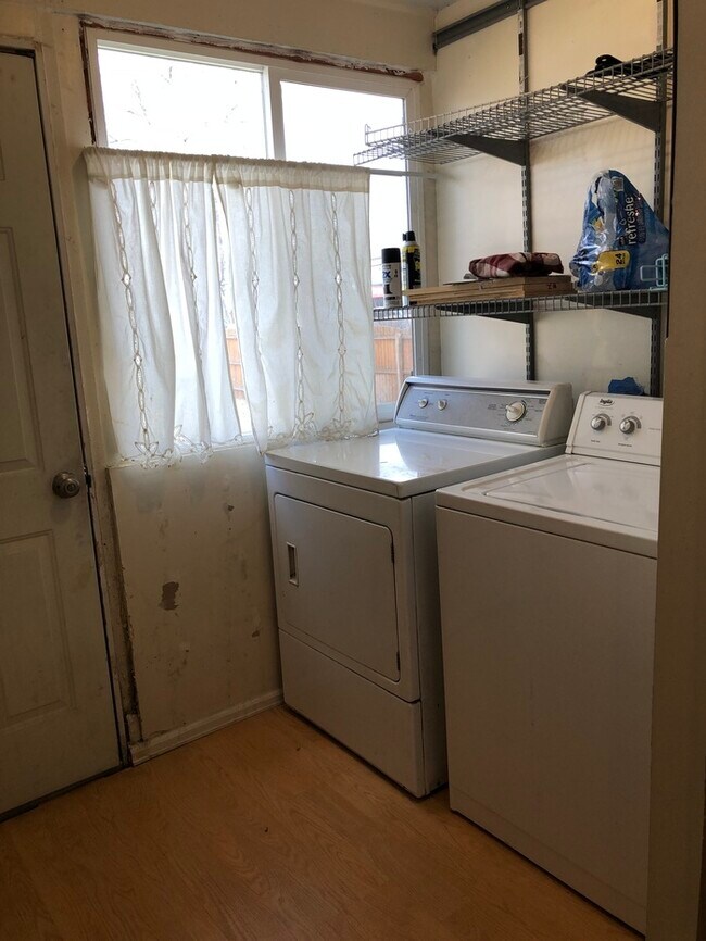 Building Photo - Beautiful Home in Downtown Longmont