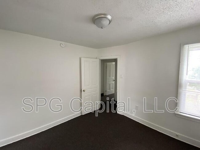 Building Photo - 37 N Hartley St