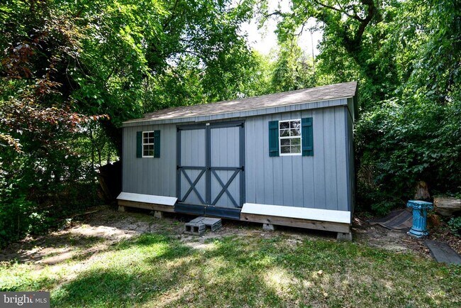 Building Photo - 5523 Halwis St
