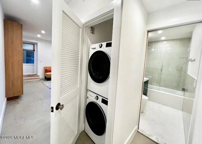 Building Photo - 71 Booraem Ave