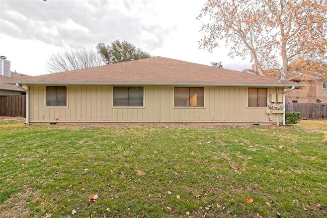 Building Photo - 1007 Markham Ln
