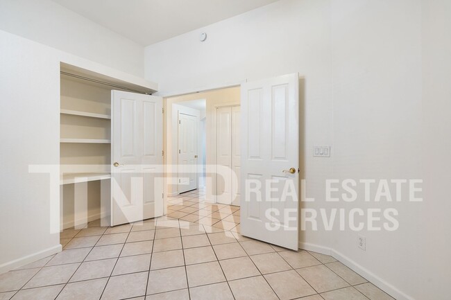 Building Photo - 2424 Julliard Cir