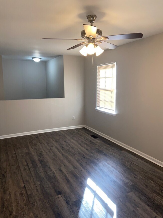 Building Photo - 600 20th Ct NE Center Point, AL 35215