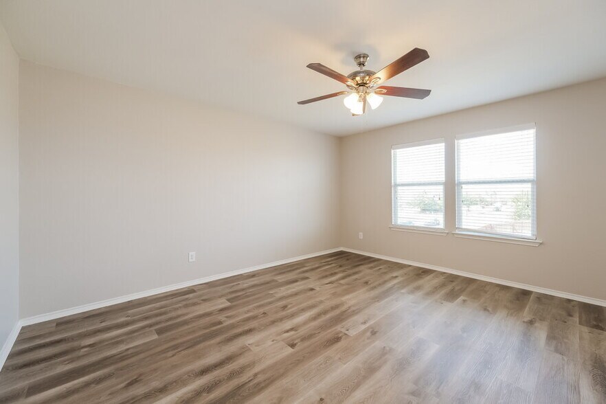 Building Photo - 603 Irvin Dr