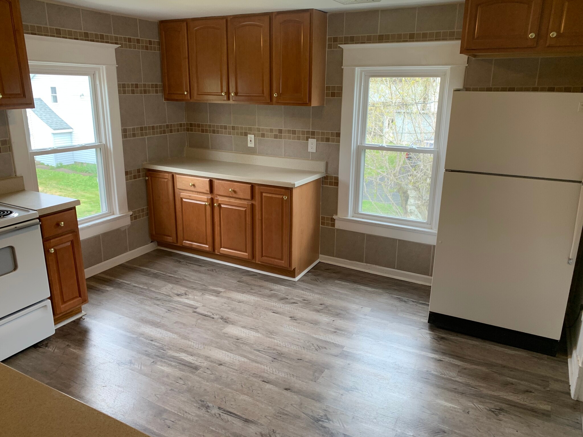 Building Photo - 421 NY-146