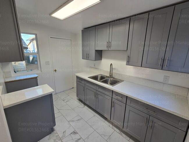 Building Photo - Remodeled 3 bedroom/ 1 bathroom