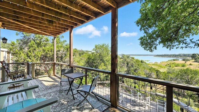 Building Photo - 1240 Canyon Springs Dr