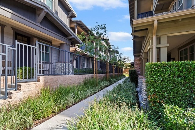 Building Photo - 568 Granite St