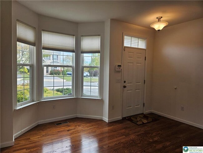 Building Photo - 311 Blue Sage Dr