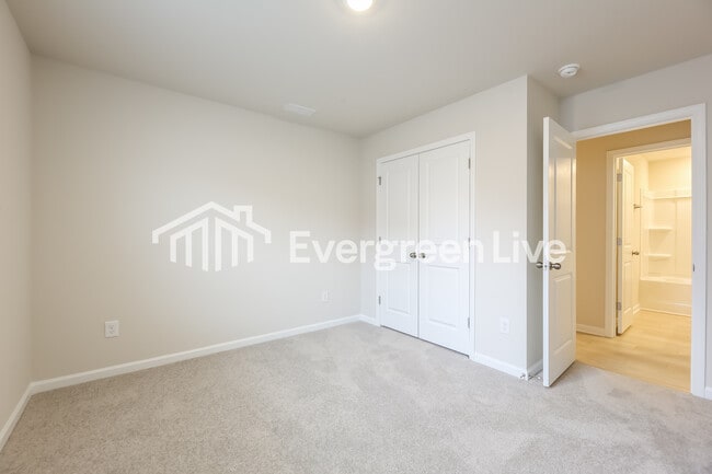 Building Photo - 4014 Rustling Grass Trl