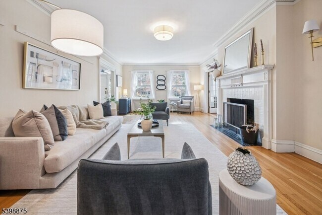 Building Photo - 258 Ridgewood Ave