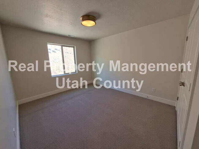 Building Photo - 2172 Cape Fox Way