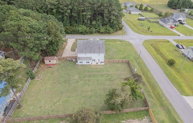 Building Photo - Coastal Elegance on a Spacious Corner Lot in Kings Harbor