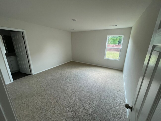 Building Photo - 2609 S Silver St