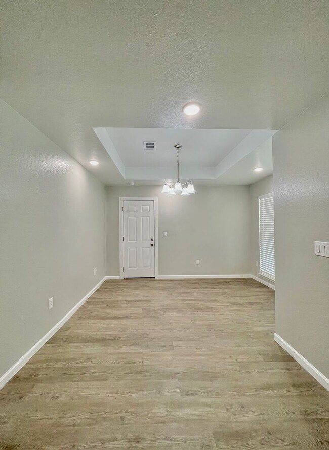 Building Photo - Renovated in 2023, 3 Bedroom 2 Bath Home now available!