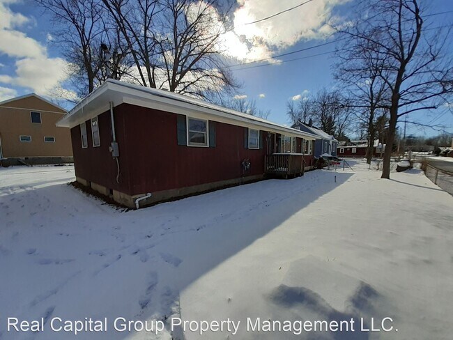 Primary Photo - 3 br, 1 bath House - 25 Clinton St