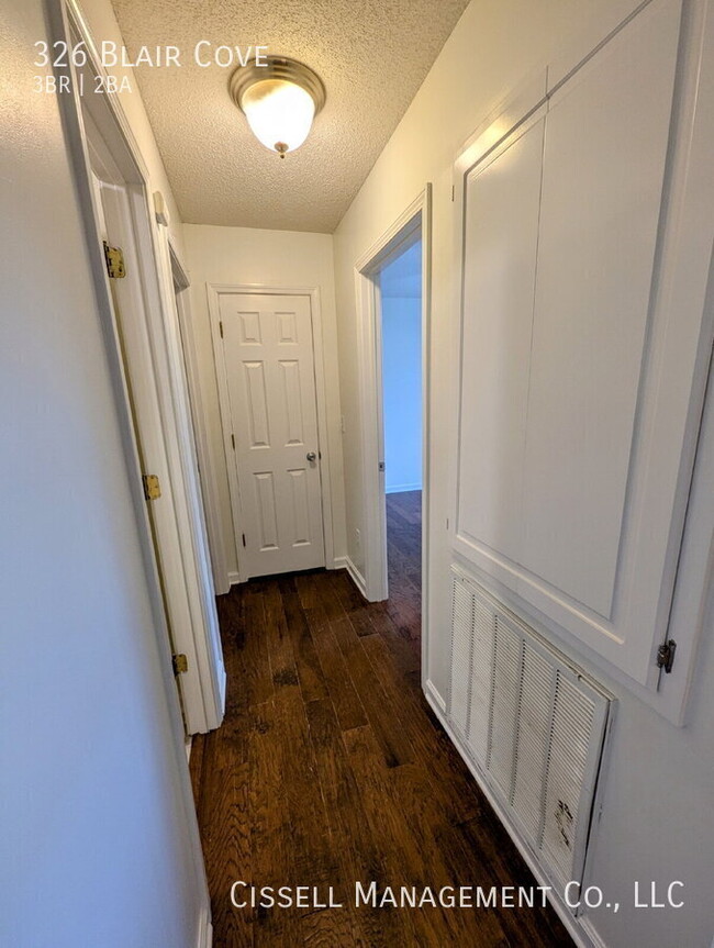 Building Photo - 326 Blair Cove