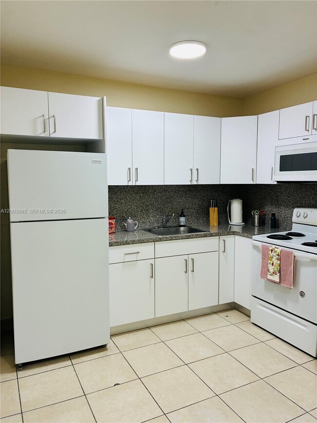 Building Photo - 275 NW 190th St