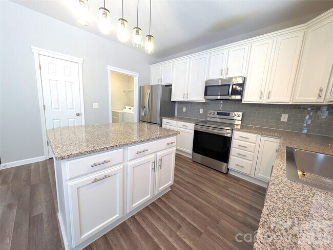 Building Photo - 12444 Caracara Ct